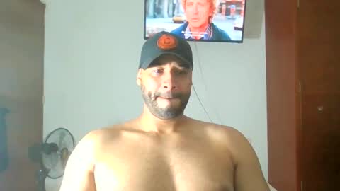 Snapshot of jho173027 chatting on December 13, 8:25 pm En moreno online show from December 13, 8:25 pm