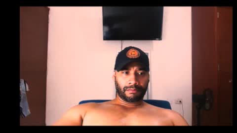 Snapshot of jho173027 chatting on December 21, 1:02 am En moreno online show from December 21, 1:02 am