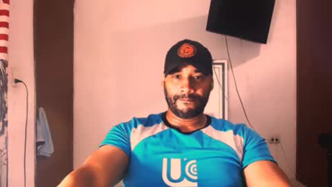 Snapshot of jho173027 chatting on December 21, 1:07 pm En moreno online show from December 21, 1:07 pm