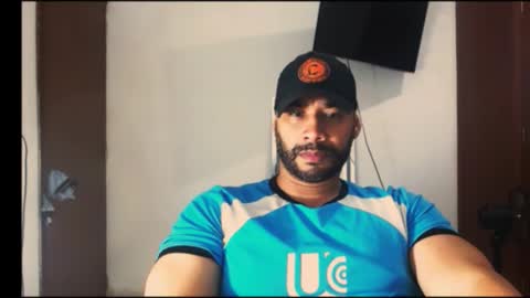 Snapshot of jho173027 chatting on December 22, 1:13 am En moreno online show from December 22, 1:13 am