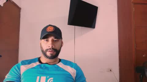 Snapshot of jho173027 chatting on January 13, 12:54 pm En moreno online show from January 13, 12:54 pm