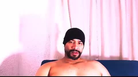 Snapshot of jho173027 chatting on February 10, 2:04 am En moreno online show from February 10, 2:04 am