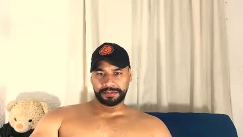 Snapshot of jho173027 chatting on February 10, 8:35 pm En moreno online show from February 10, 8:35 pm