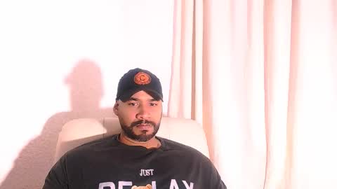 Snapshot of jho173027 chatting on February 20, 8:27 am En moreno online show from February 20, 8:27 am