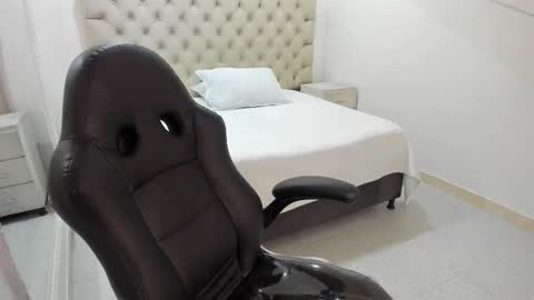 Snapshot of jhoanleandro chatting on November 7, 5:29 am jhoanleandro online show from November 7, 5:29 am