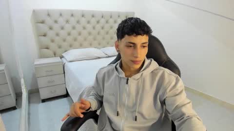 Snapshot of jhoanleandro chatting on November 15, 4:54 am jhoanleandro online show from November 15, 4:54 am