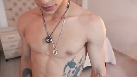 jhoanleandro online show from February 8, 5:11 am