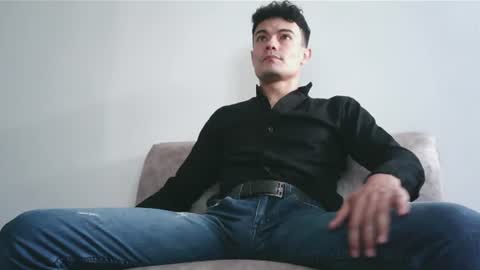 jhohanes maximo online show from June 30, 1:12 pm