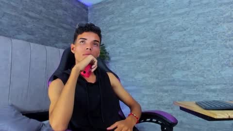 Snapshot of jhojan_foxxx1 chatting on November 12, 8:04 am Jhohan Fox online show from November 12, 8:04 am