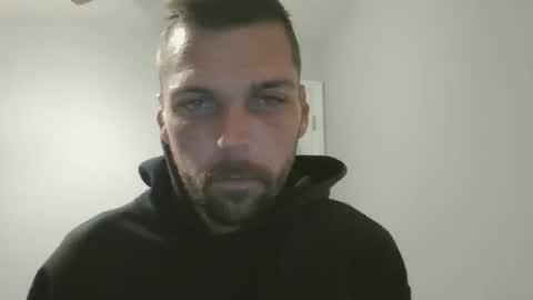 Snapshot of jholls chatting on December 6, 2:57 am jholls online show from December 6, 2:57 am