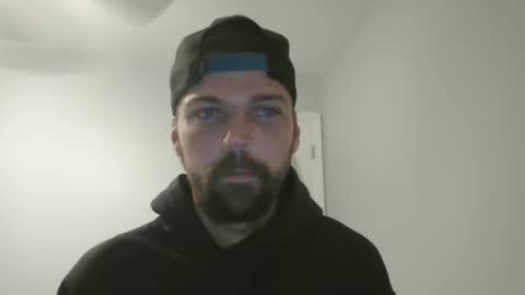 Snapshot of jholls chatting on January 22, 10:59 pm jholls online show from January 22, 10:59 pm