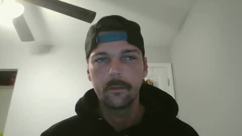 Snapshot of jholls chatting on February 8, 4:36 pm jholls online show from February 8, 4:36 pm