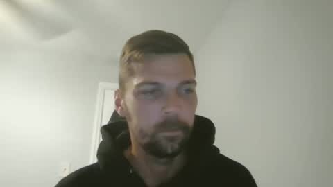 Snapshot of jholls chatting on March 6, 1:48 am jholls online show from March 6, 1:48 am