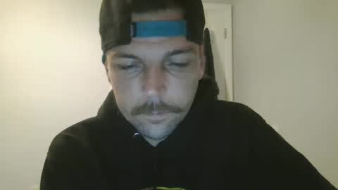 Snapshot of jholls chatting on October 13, 1:05 am jholls online show from October 13, 1:05 am