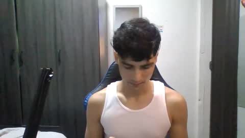 Snapshot of jhon_2000s chatting on December 7, 10:45 am jhon online show from December 7, 10:45 am