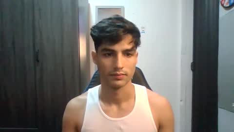 Snapshot of jhon_2000s chatting on December 16, 8:09 am jhon online show from December 16, 8:09 am