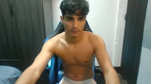 Snapshot of jhon_2000s chatting on December 30, 6:53 am jhon online show from December 30, 6:53 am