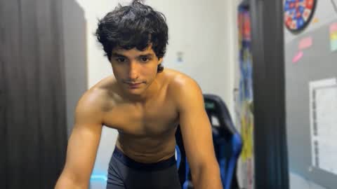 Snapshot of jhon_2000s chatting on December 21, 5:09 pm jhon online show from December 21, 5:09 pm