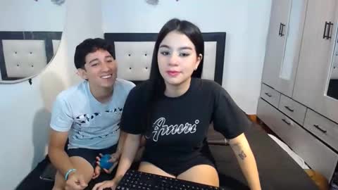 Snapshot of jhon_and_nicolle chatting on November 26, 8:48 am Jhon and nicolle online show from November 26, 8:48 am