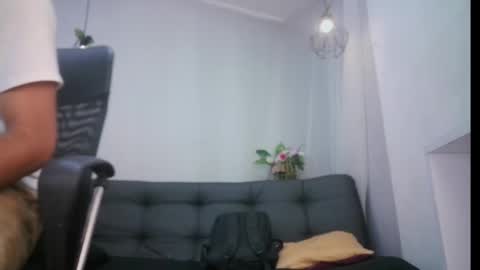 Snapshot of jhon_malo chatting on February 3, 3:42 am jhon_malo online show from February 3, 3:42 am