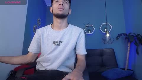 Snapshot of jhon_malo chatting on September 17, 12:40 pm jhon_malo online show from September 17, 12:40 pm