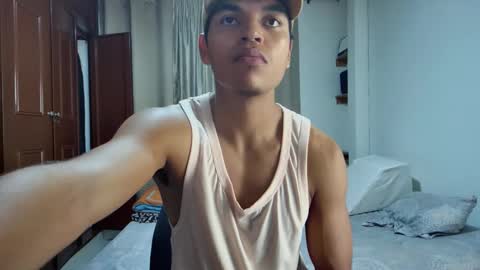 Snapshot of jhon_wich2 chatting on May 17, 5:42 pm Jhon wich2 online show from May 17, 5:42 pm
