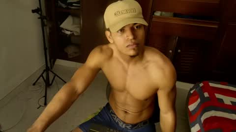 Snapshot of jhon_wich2 chatting on July 13, 3:26 pm Jhon wich2 online show from July 13, 3:26 pm