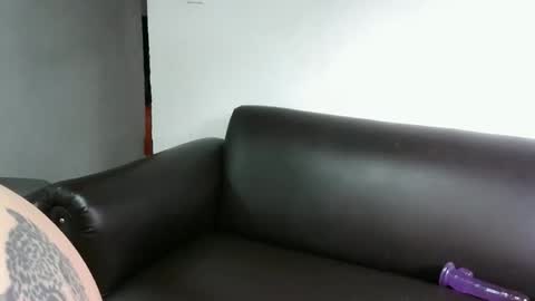 jhonanjessy online show from April 21, 8:23 pm