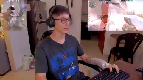 Snapshot of jhonleving chatting on February 24, 8:58 pm Jack online show from February 24, 8:58 pm