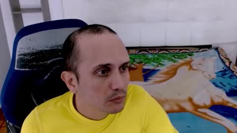 Snapshot of jhontorres018 chatting on November 1, 3:30 am jhontorres018 online show from November 1, 3:30 am