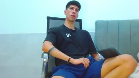Snapshot of jhony_sex3 chatting on May 9, 7:02 am jhony_sex3 online show from May 9, 7:02 am