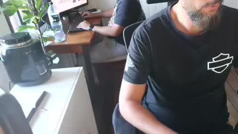 Jhonny y  Naty online show from May 13, 7:00 pm
