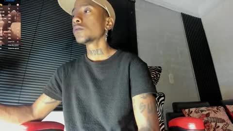 jhonymiller online show from November 9, 7:45 pm