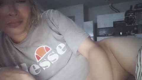 Snapshot of jhopeftw chatting on October 7, 10:56 am Anya online show from October 7, 10:56 am