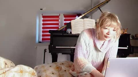 Anya online show from March 2, 9:38 am