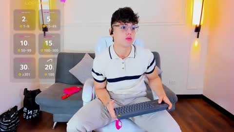 Snapshot of jhoumod_21 chatting on September 29, 12:32 pm jhoumod_21 online show from September 29, 12:32 pm