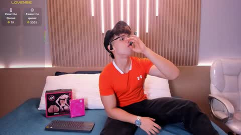 Snapshot of jhoumod_21 chatting on October 10, 10:36 am jhoumod_21 online show from October 10, 10:36 am