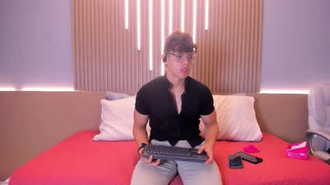 Snapshot of jhoumod_21 chatting on October 21, 10:27 am jhoumod_21 online show from October 21, 10:27 am