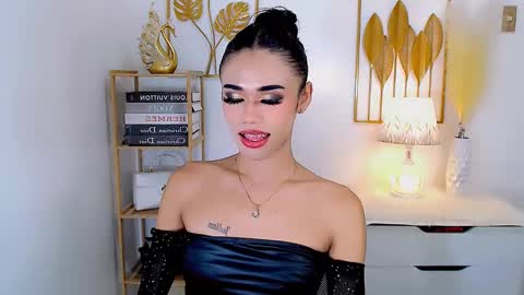 julie online show from December 8, 8:41 am