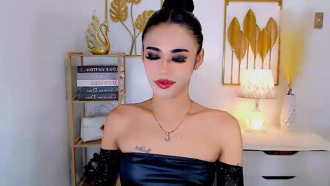 julie online show from December 9, 2:13 am