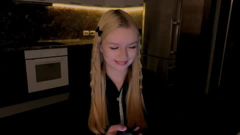 Snapshot of jiaalisaa chatting on May 16, 10:30 pm Lisa I would really appreciate it if you could help me achieve 88 thumbs up favorite patterns 38457588 online show from May 16, 10:30 pm
