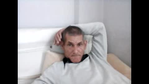 Snapshot of jigolo_golo35 chatting on January 1, 10:43 am jigolo_golo35 online show from January 1, 10:43 am