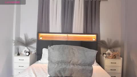 jilianward online show from September 12, 9:09 am