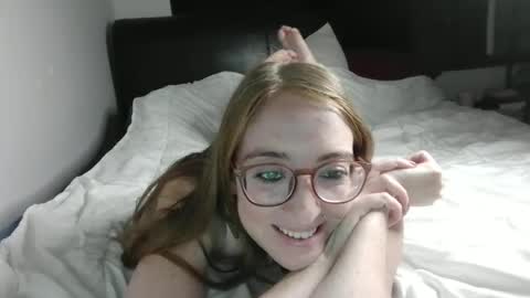 Snapshot of jilliangiselle chatting on June 18, 4:46 am jilliangiselle online show from June 18, 4:46 am