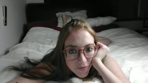 Snapshot of jilliangiselle chatting on June 23, 4:43 am jilliangiselle online show from June 23, 4:43 am