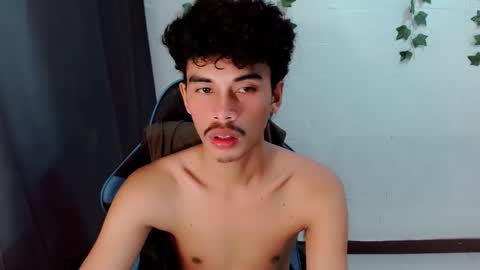 Snapshot of jim_cumxx chatting on September 27, 9:47 am JIMBOY online show from September 27, 9:47 am