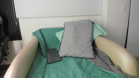Snapshot of jimdrama_alarcon chatting on May 4, 8:38 pm jimdrama online show from May 4, 8:38 pm