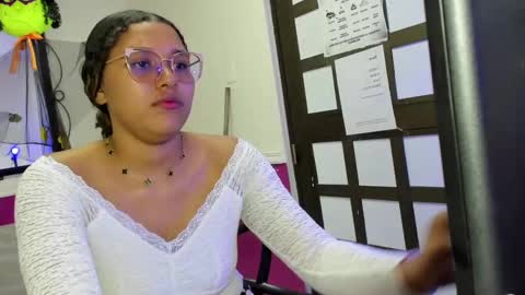 Jimena  online show from September 23, 1:36 pm