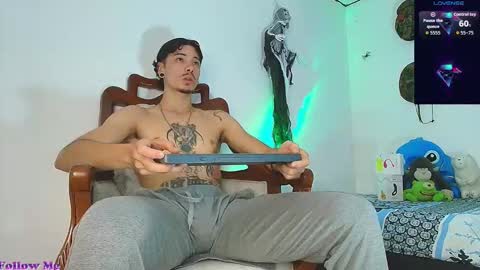 Snapshot of jimm66_ chatting on October 31, 2:18 pm Jimm Independent Model online show from October 31, 2:18 pm