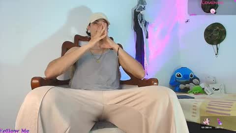 Snapshot of jimm66_ chatting on November 10, 12:53 am Jimm Independent Model online show from November 10, 12:53 am